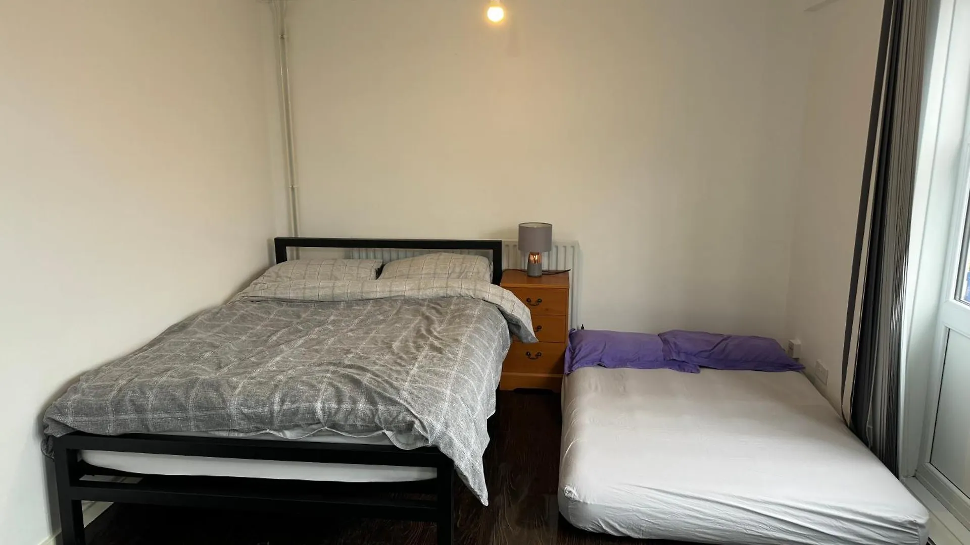 Large Private Room With Balcony 런던 0*,  영국